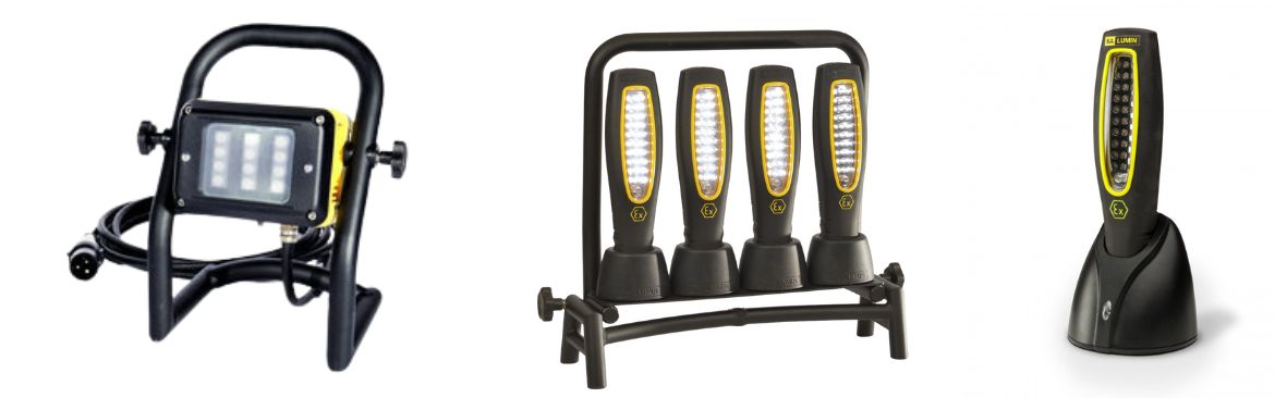 Trzy różne modele lamp roboczych: po lewej stronie mała lampa z uchwytem i wężem, w środku lampa z trzema diodami LED na podstawie oraz po prawej stronie smukła lampa na bazie.